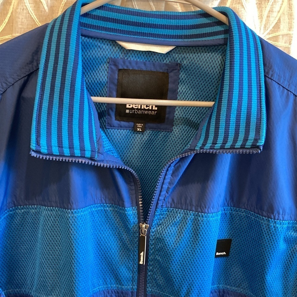 Bench Lightweight Jacket - Picture 4 of 12